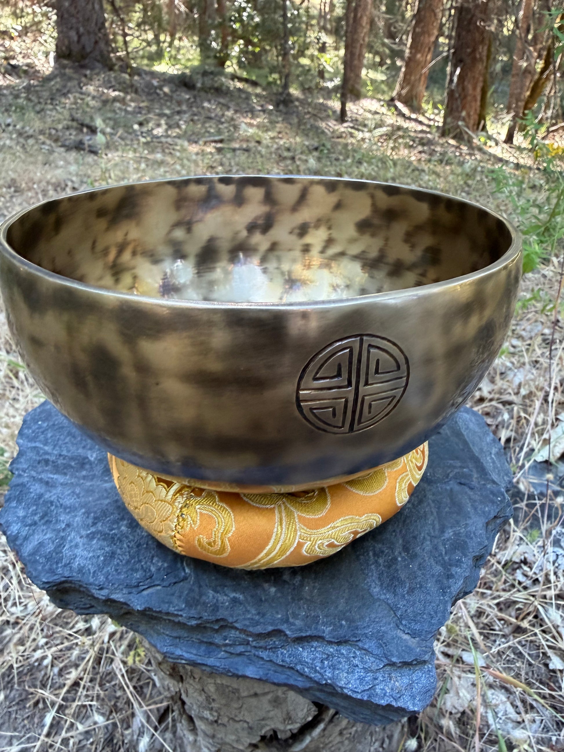 Himalayan Full Moon singing bowl with harmonic resonance