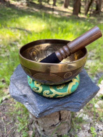 Tibetan Singing Bowl Set – White Tara 8 Auspicious Symbols | Handmade in Nepal Sound Bowl (6")