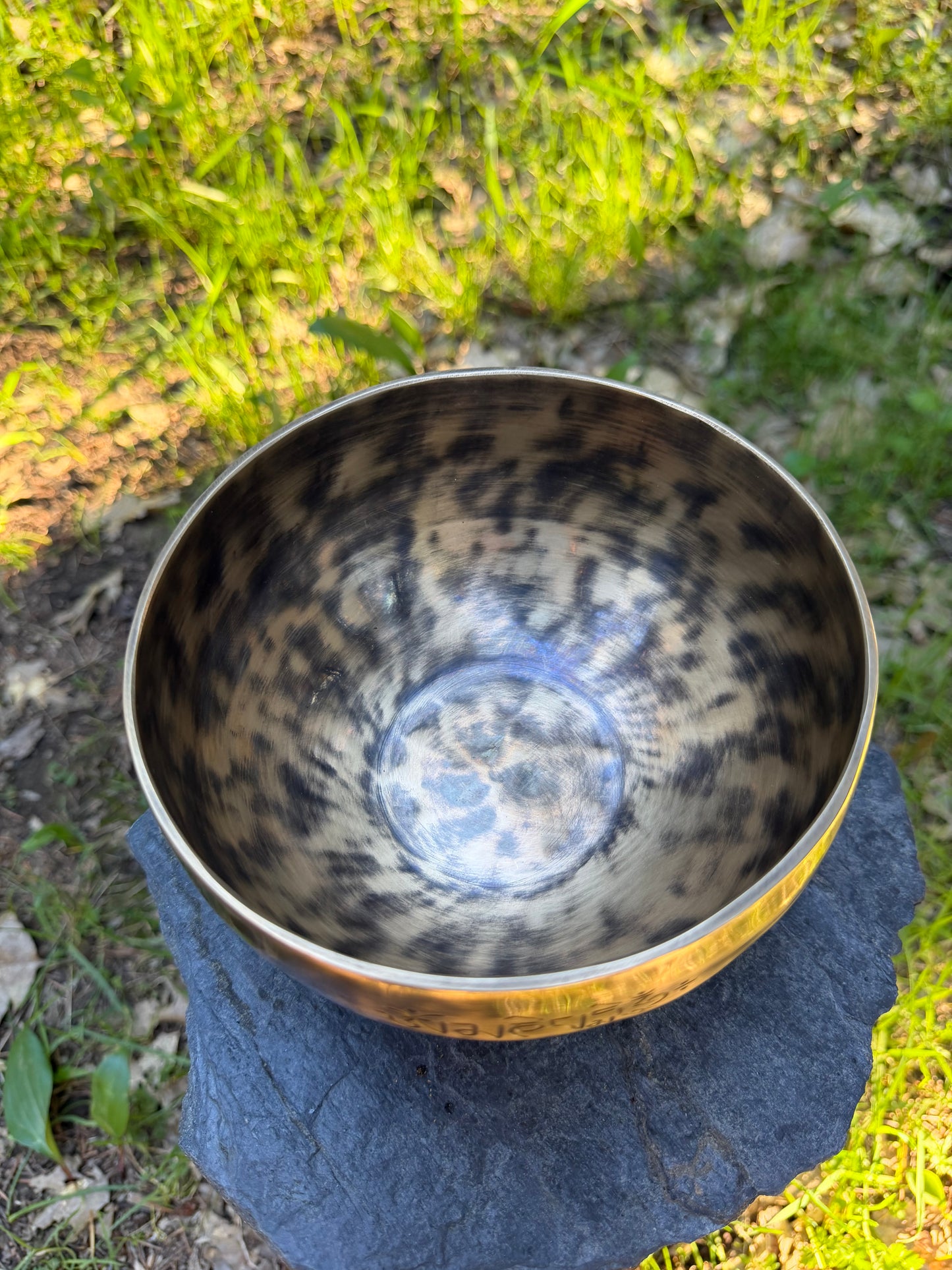 Full Moon Singing Bowl - Handmade in Nepal - Authentic Himalayan Sound Bowl