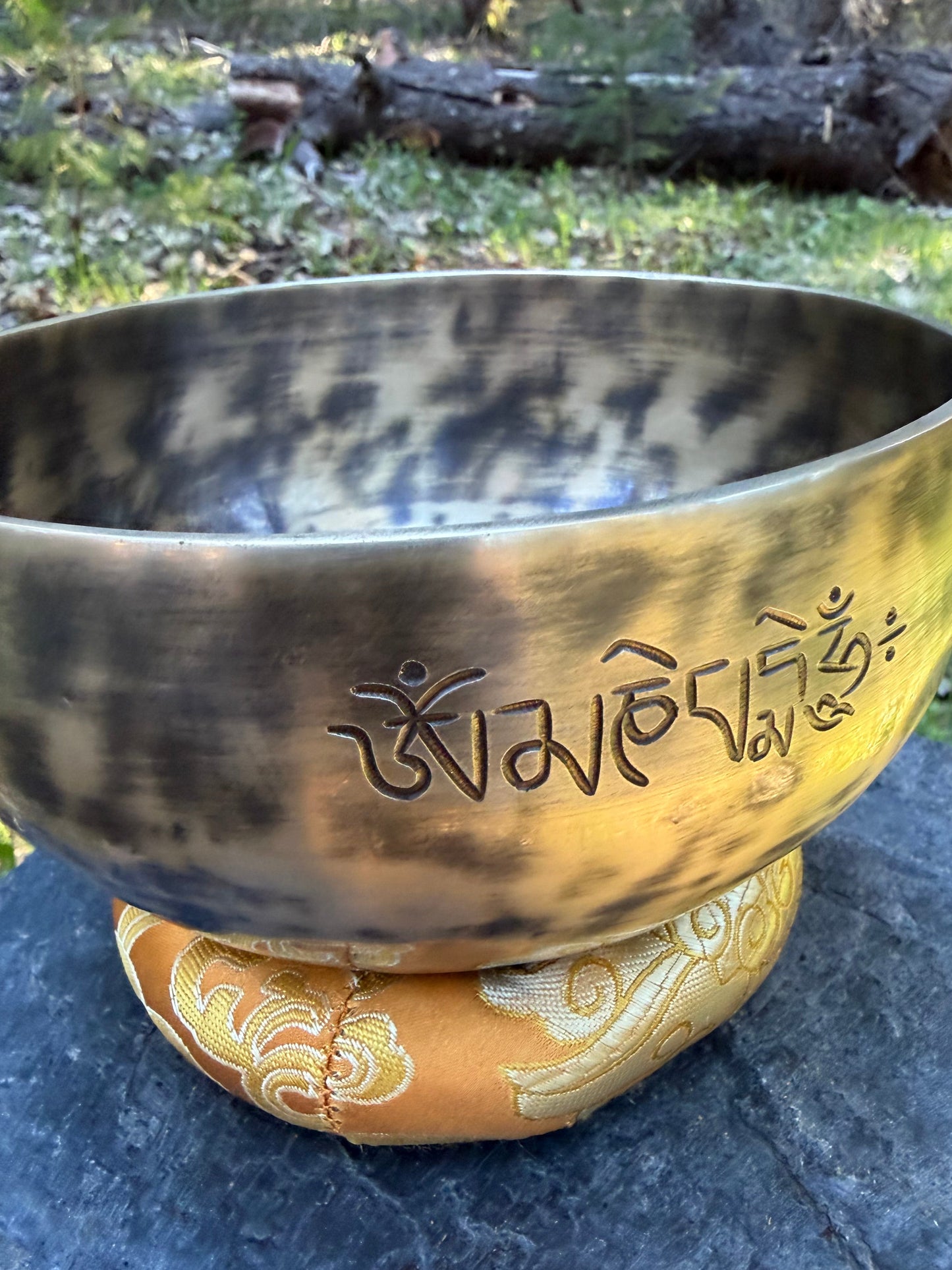 Full Moon Singing Bowl - Handmade in Nepal - Authentic Himalayan Sound Bowl