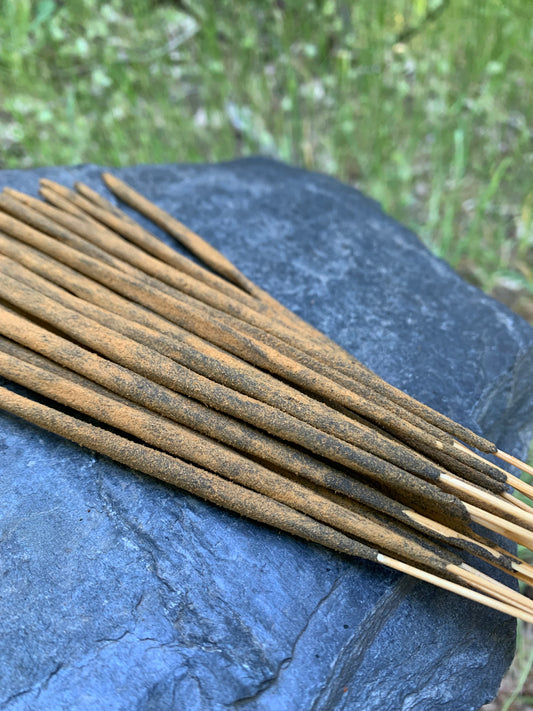 White Lotus Oudh Saffron Incense Sticks